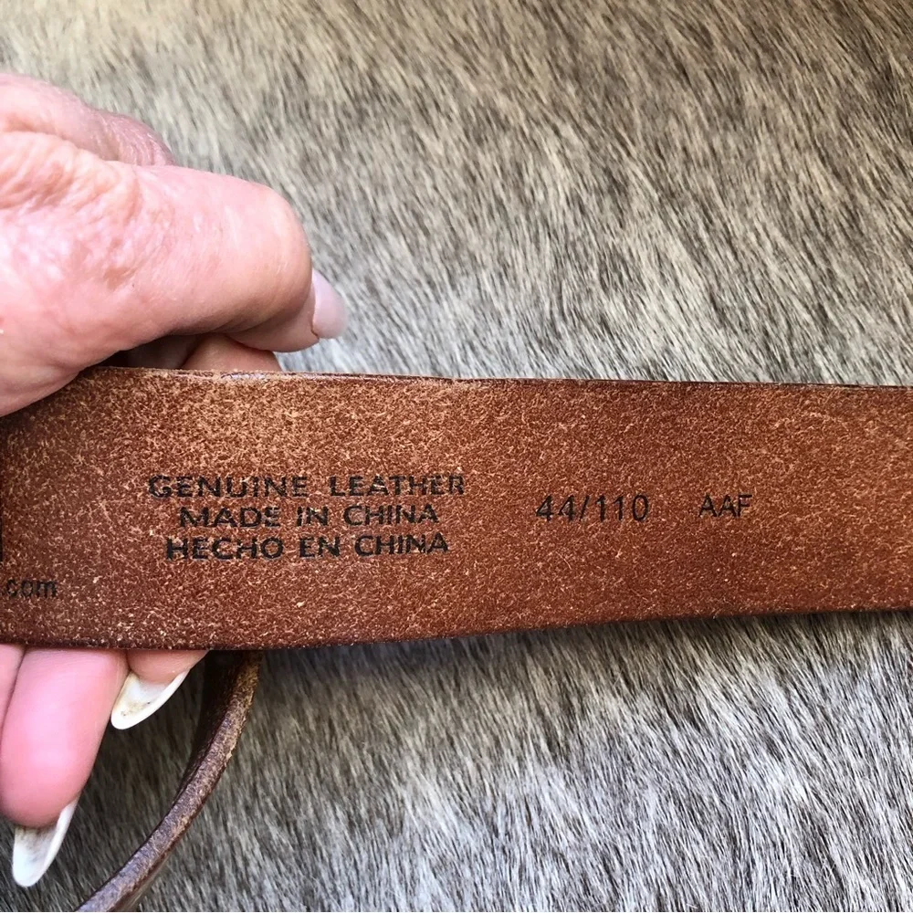 Levi’s casual brown leather belt intentionally distressed silver buckle 44